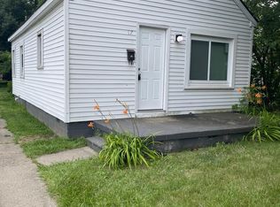 17 W Longfellow Ave, Pontiac, MI 48340