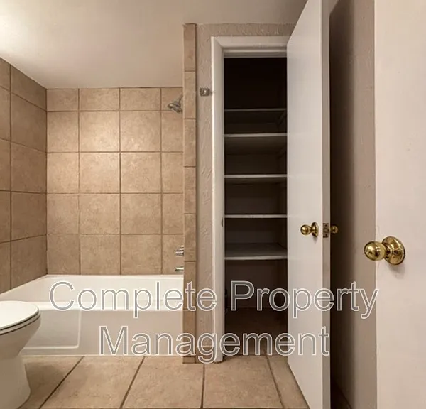 55 Hanover Cir S #206 — Photo 9