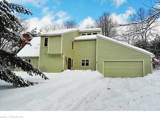 2 Partridge Mdw, Granby, CT 06035