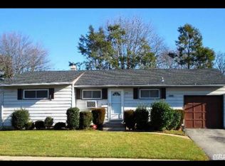 238 Central Park Rd, Plainview, NY 11803