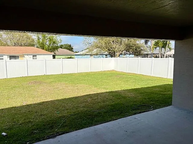 202 SW Aldoro Pl — Photo 2