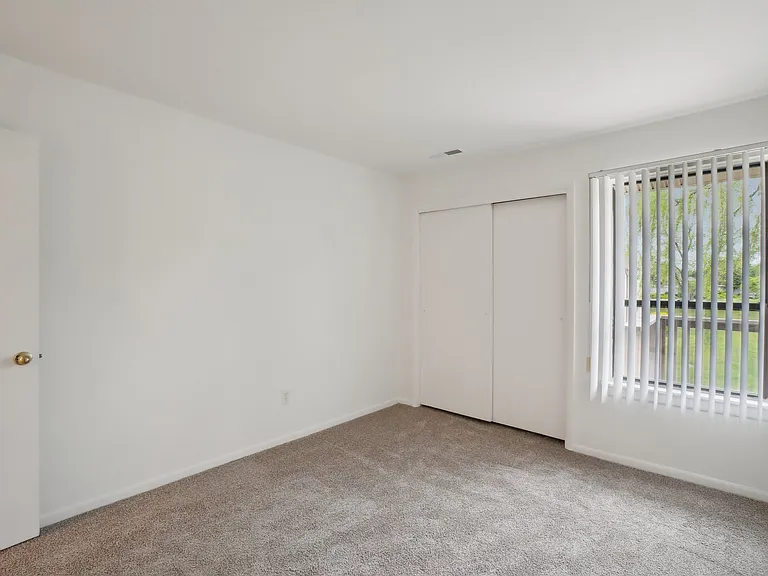Kimberly Club Apartments — Photo 53