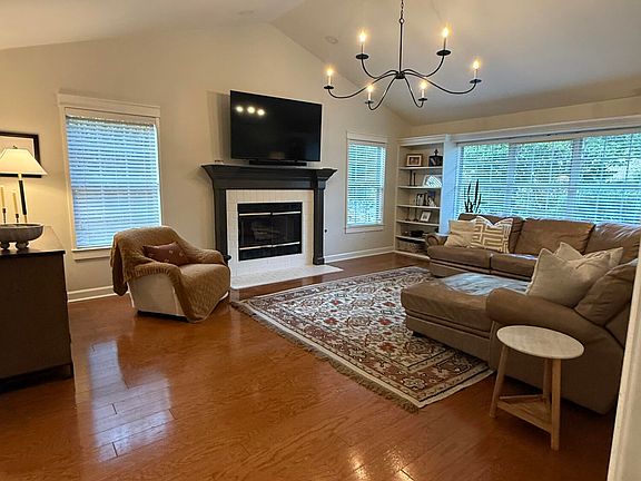 2nd image of 139 Baywind Dr