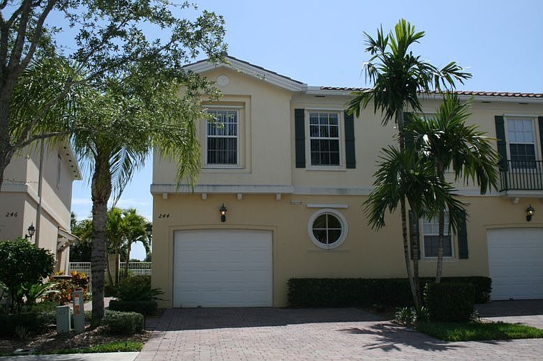 Mediterranean townhouse in the heart of Palm Beach Gardens.