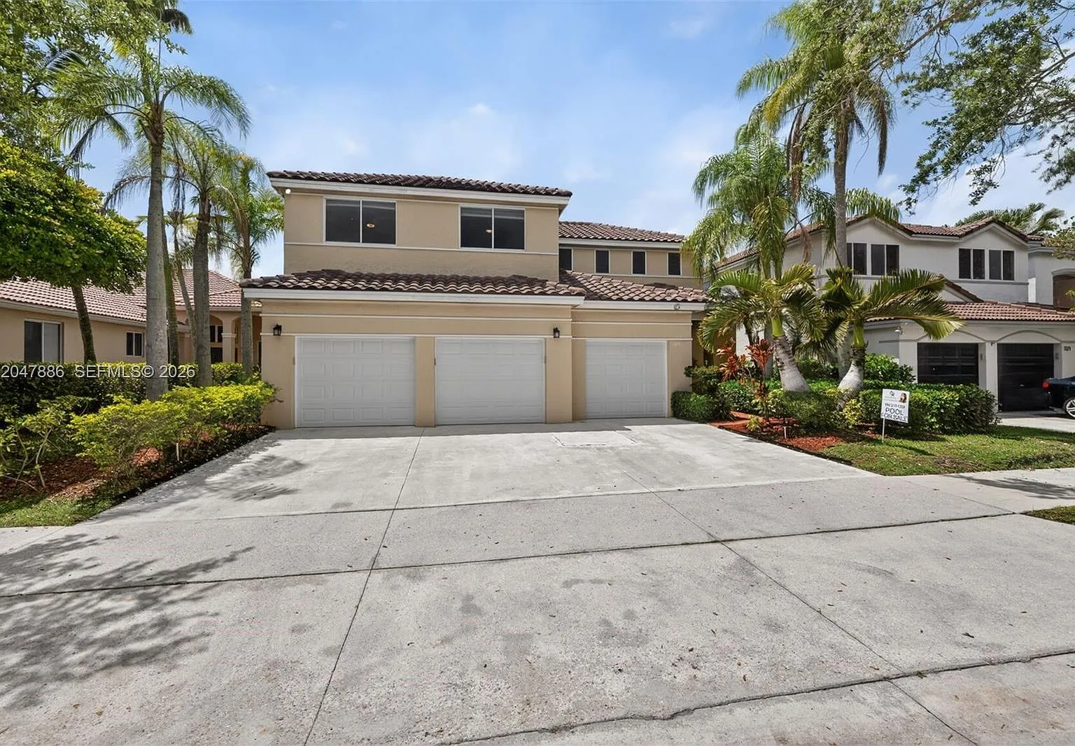 1115 Camellia Cir — Photo 1