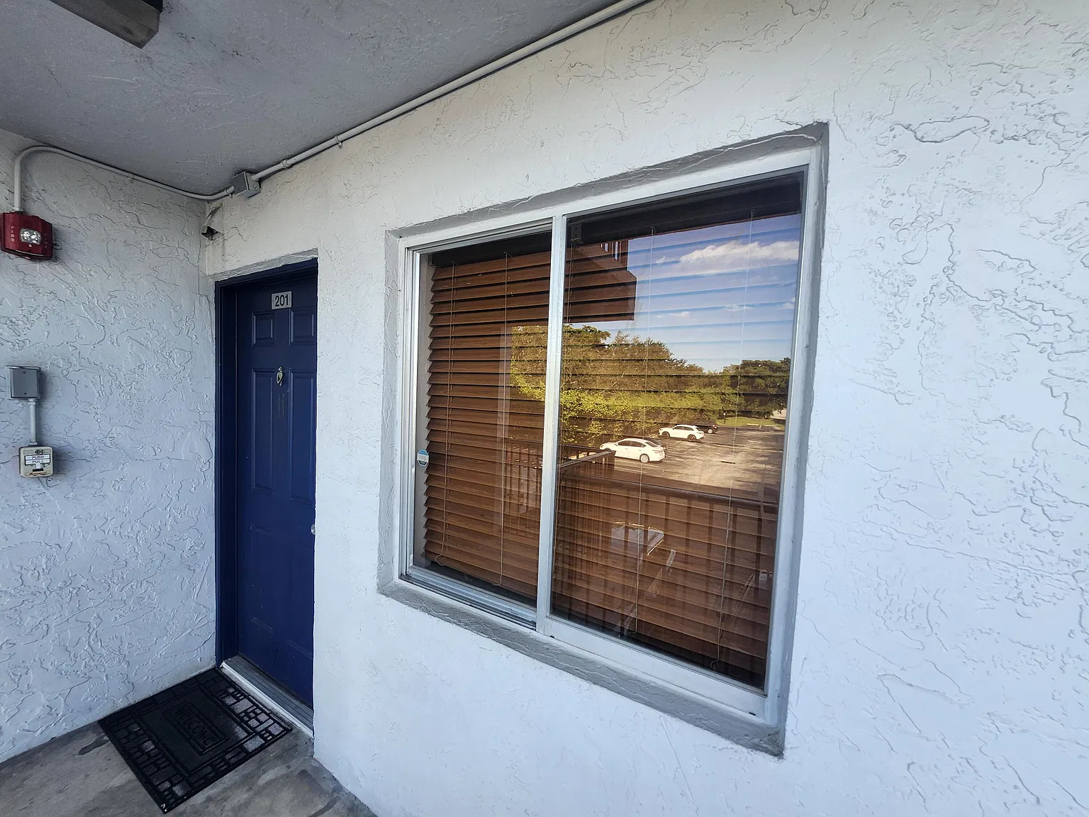 8540 N Sherman Cir — Photo 4