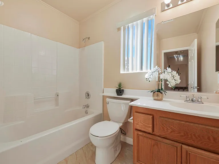 45930 Las Colinas — Photo 22