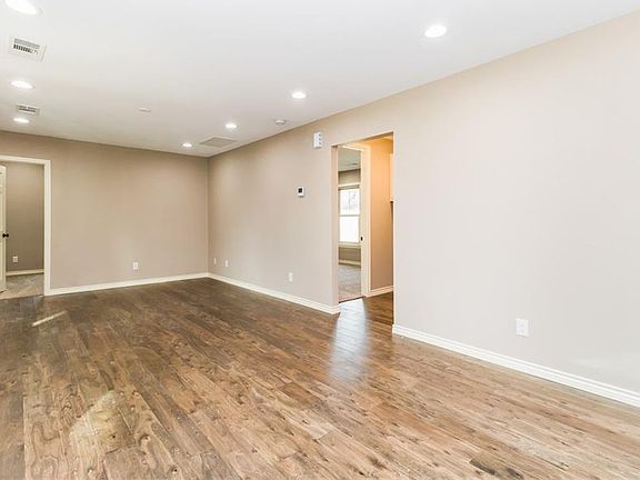 4th image of 10522 Wood Dale Dr