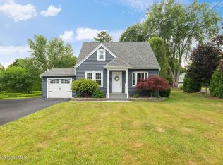 59 Swaggertown Rd, Glenville, NY 12302