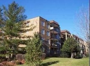 467 Hiawatha Trl APT 301, Wood Dale, IL 60191