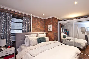 Rented by R New York