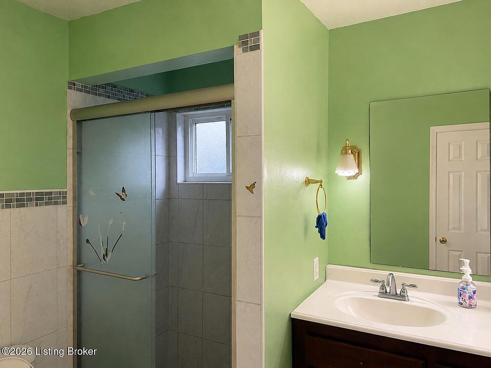 2nd image of 3707 Montclair Ave