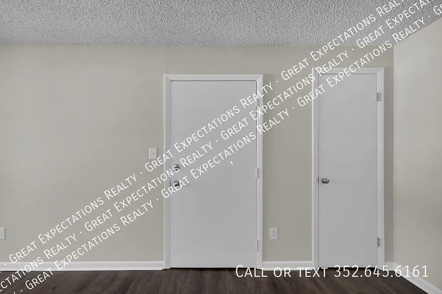 2 Apartment Bedroom — Photo 4