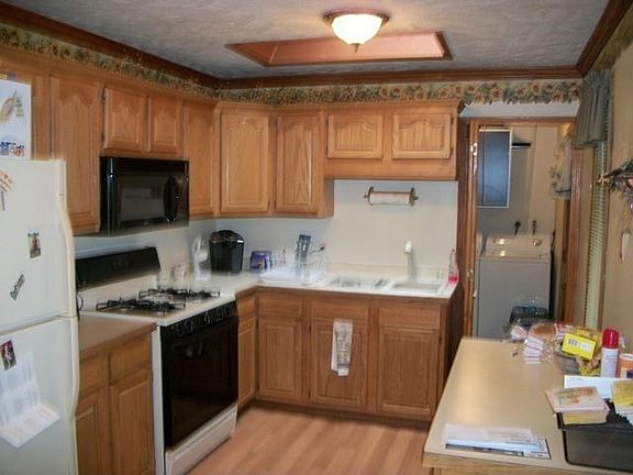 3rd image of 3591 Gary Dr
