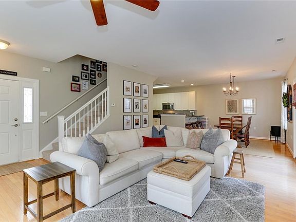 4th image of 3984 Cromwell Park Dr #3984