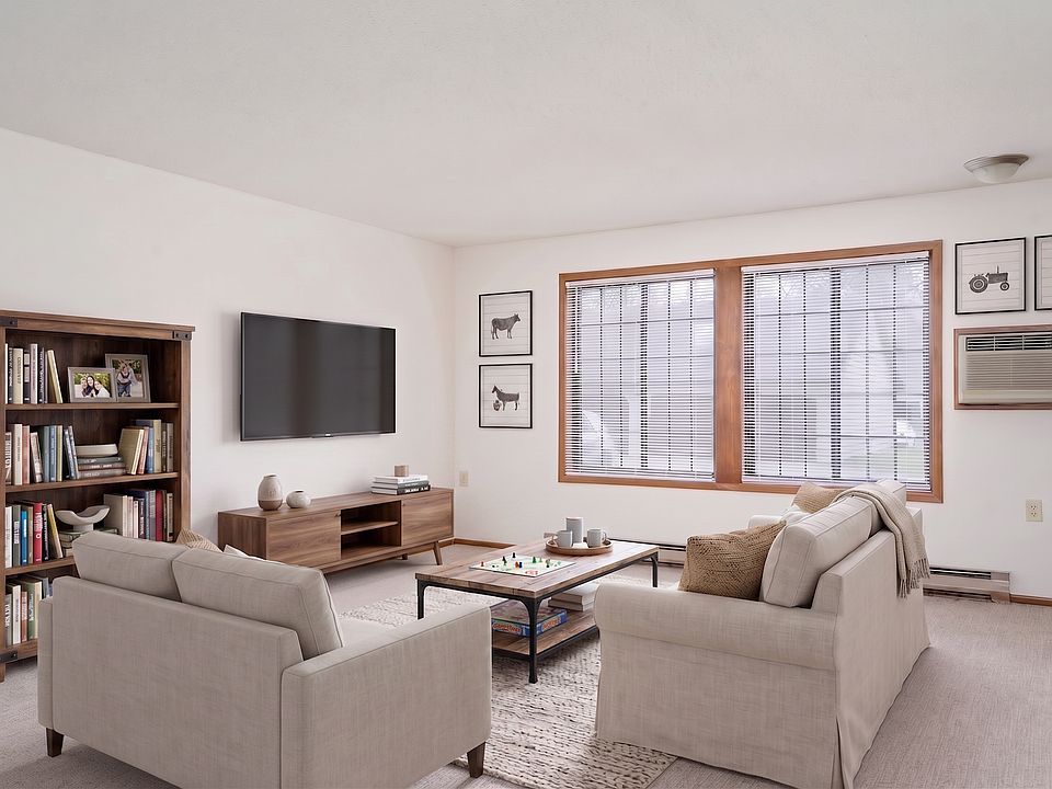 1st image of 2479 Woodcrest Dr #2476