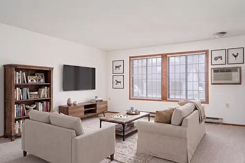 Woodcrest Townhomes Photo 1 Woodcrest Townhomes Photo 1