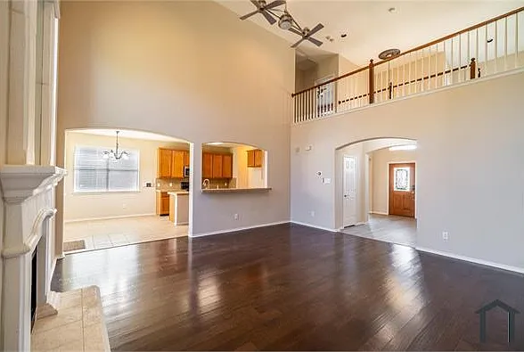 1301 W Collins Cir — Photo 1