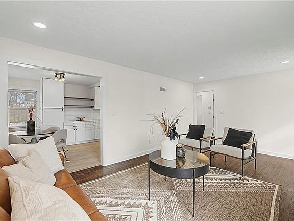 5th image of 5312 W 58th St