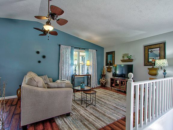 3rd image of 7467 Prairie Lake Dr