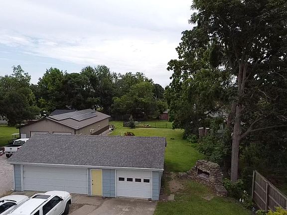 2nd image of 710 Marion St
