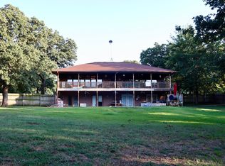 209 William Wallace Dr, Burleson, TX 76028