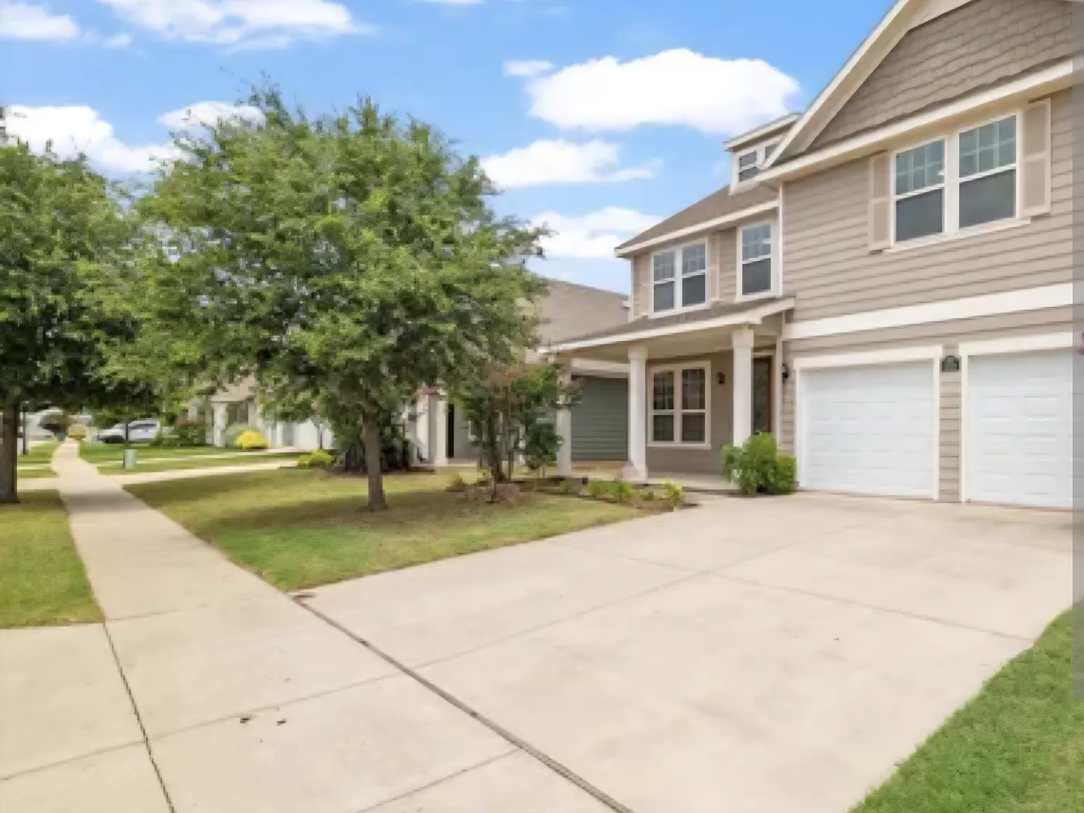 4 bed, 3.5 bath, 2538 sqft, $2,650 — Photo 2