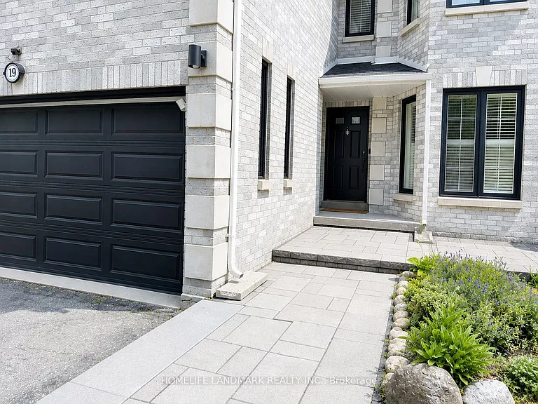 19 Arvida Dr — Photo 2