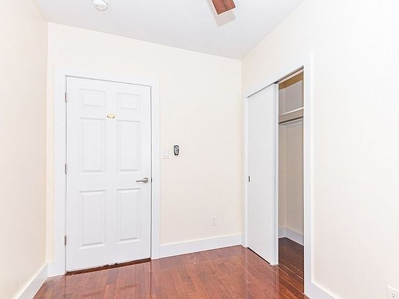 5th image of 223 Bainbridge St #L2