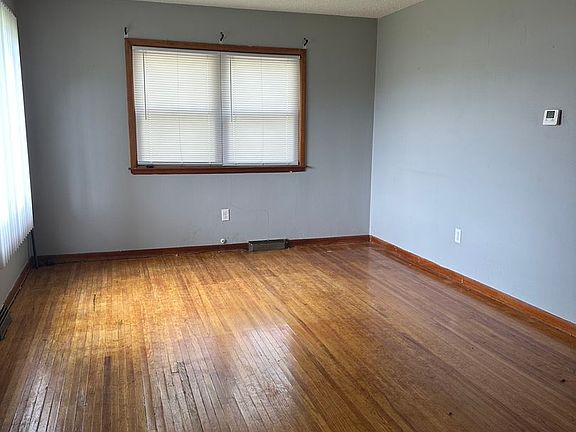 2nd image of 302 Sherman Ave
