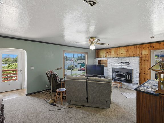 3rd image of 1954 Madrona St