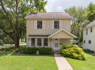 1543 Mississippi Blvd, Bettendorf, IA 52722