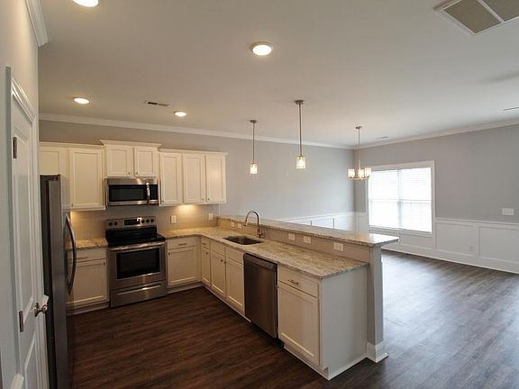 4th image of 200 Leines Way #A