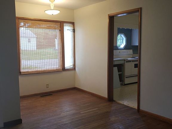 4th image of 327 N Roosevelt St