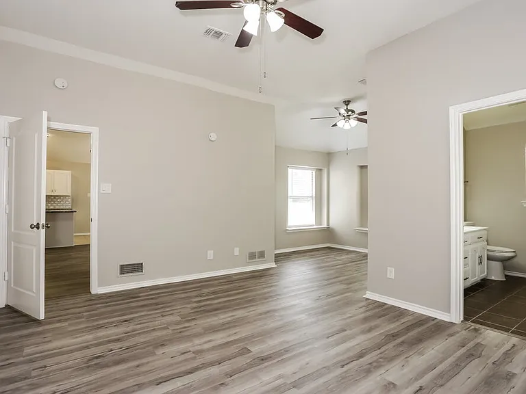 6841 Black Wing Dr — Photo 11