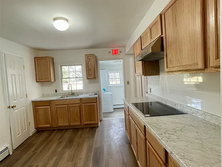 46 E Market St — Photo 2