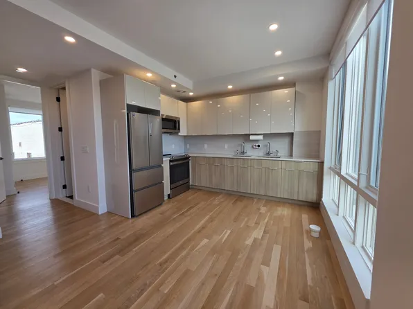 1946 Ocean Avenue image 2 of 19