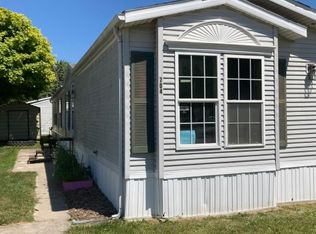 704 W Edge Dr, Auburn, IN 46706