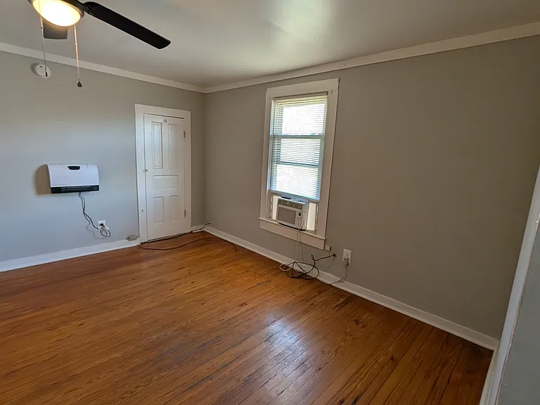 1206 S Salisbury St — Photo 10