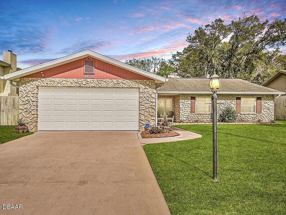 1st image of 1121 Golfview Dr