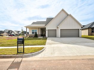 9304 NW 146th St, Yukon, OK 73099