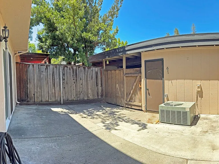 1448 Carnot Dr — Photo 24