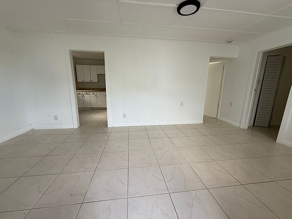 5th image of 3705 SW 13th Ct #4