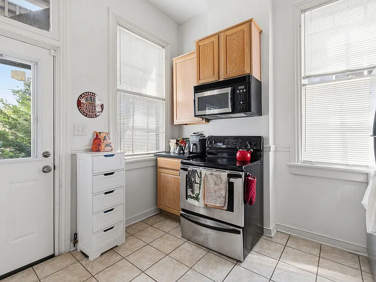 201 N Davis Ave #B — Photo 16