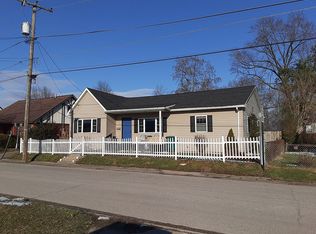 136 Taylor St, Hurricane, WV 25526