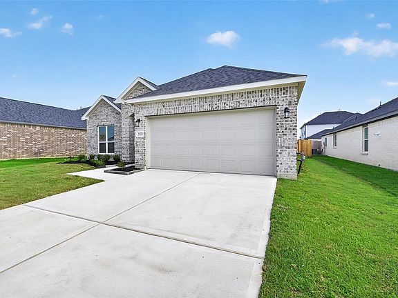 3rd image of 2123 Spring Hollow Dr