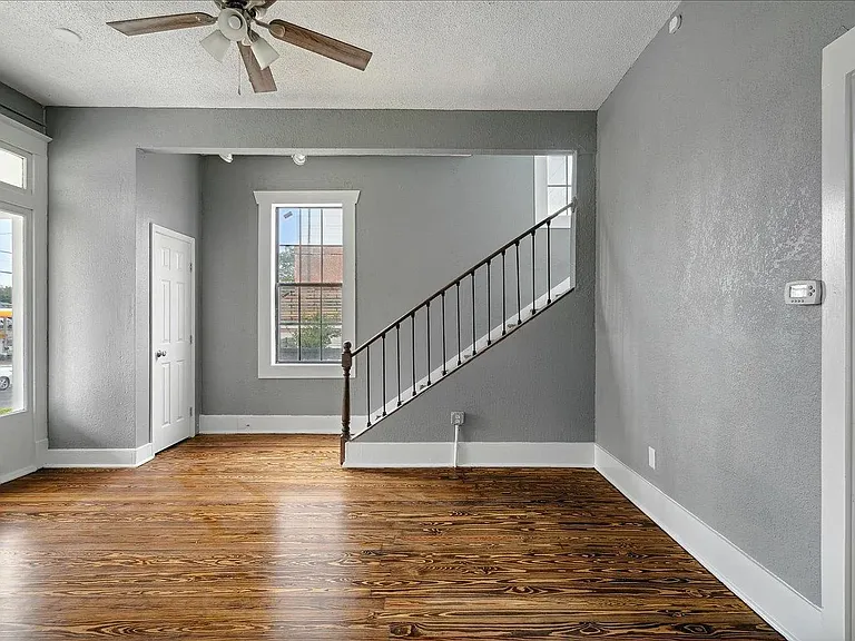156 N Tucker St — Photo 21