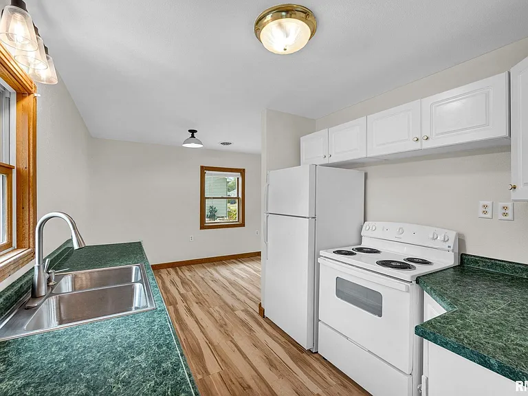 108 Radisson Rd — Photo 10