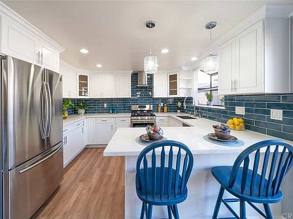 3rd image of 403 N Elena Ave Unit 5