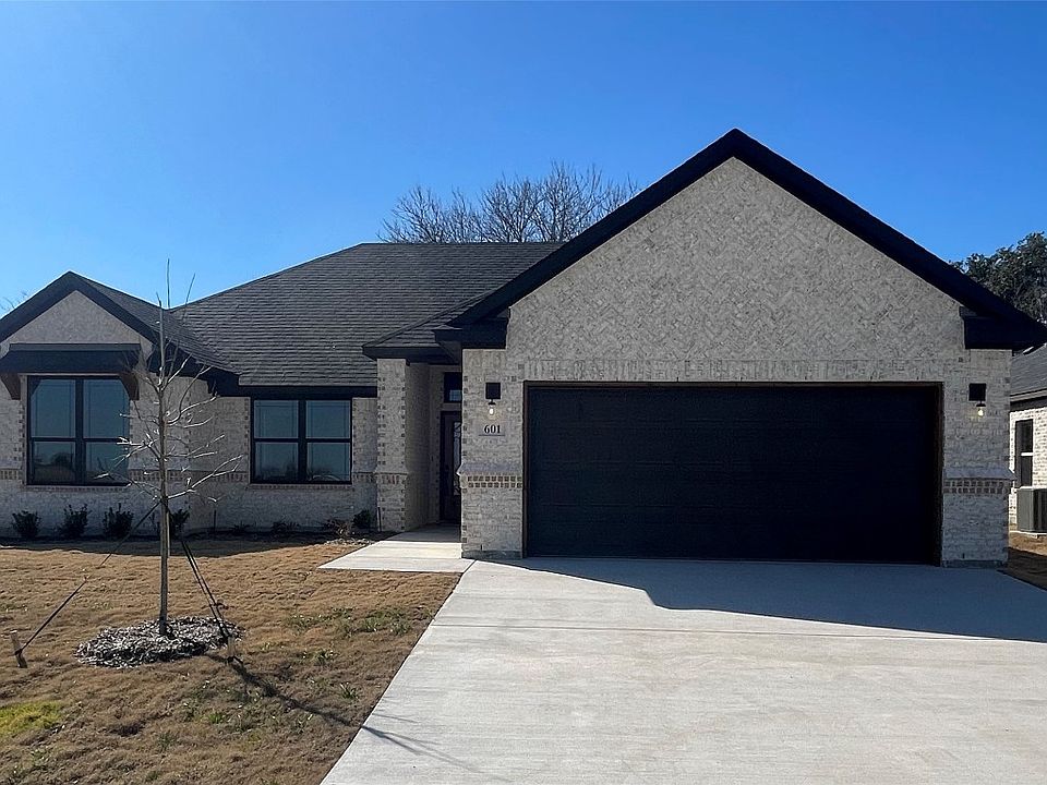 1st image of 601 Escovedo Dr